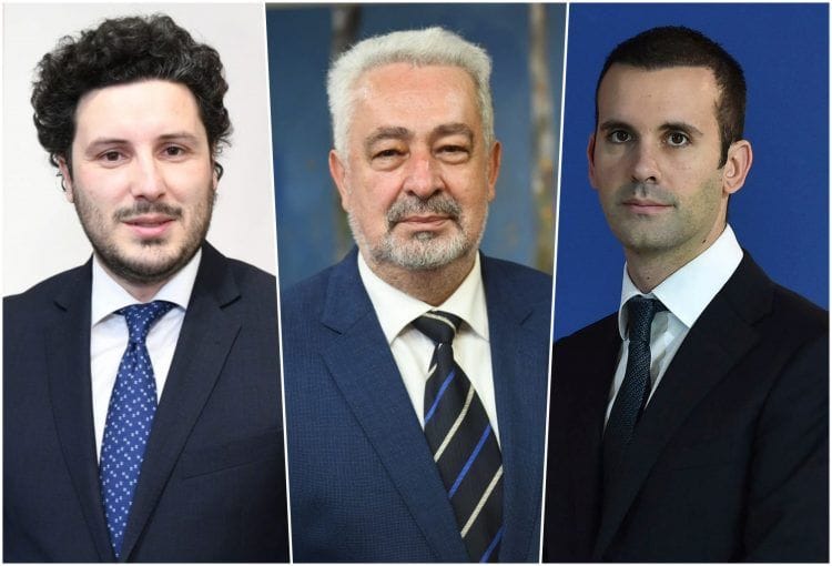 Fotografija 3: Srbija nas hrani, Srbija nas brani...