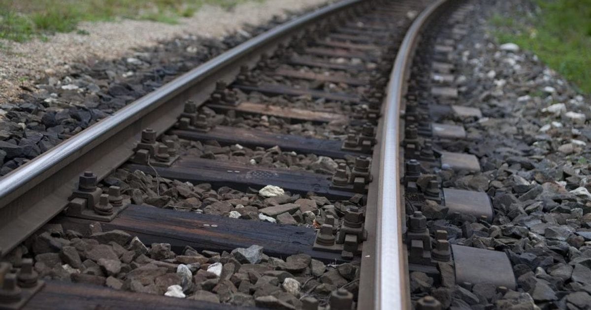 Željeznički saobraćaj na pruzi Beograd-Bar od sinoć u prekidu: Voz iskliznuo iz šina