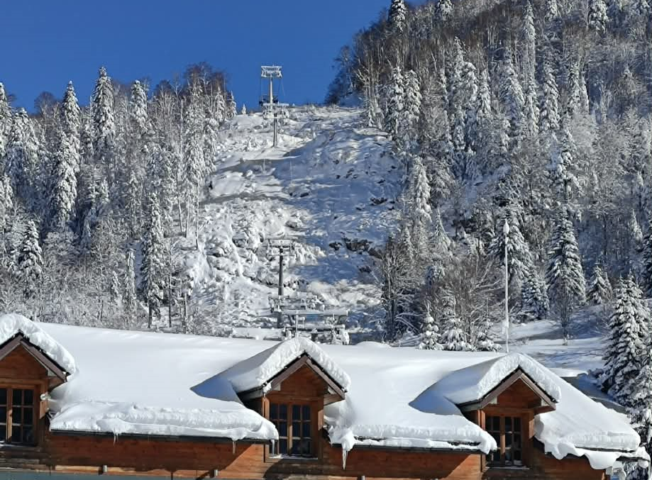 Fotografija 1: ŽIČARA KOJA NIKAD NIJE BILA OŠTEĆENA, ALI JE DVIJE SEZONE ZATVORENA: Kako Skijališta Crne Gore od svoje prave tuđu krivicu  