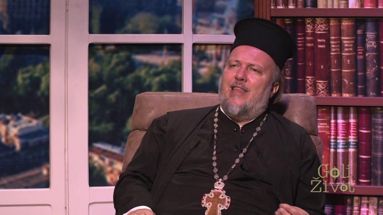 Fotografija 2: VUČIĆEV „PIT BUL“ U MANTIJI: Džomić predvodi inkviziciju koja se obračunava sa neposlušnima u SPC