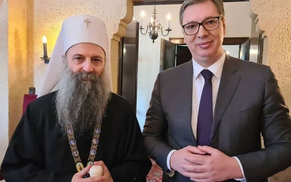 Fotografija 3: Zvižduci u Novom Sadu i sjenka Beograda nad SPC u Crnoj Gori