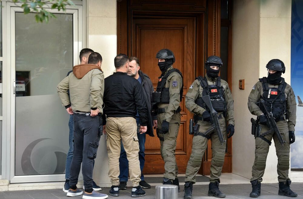 Fotografija 1: PRIZVUK POLITIČKE MOTIVACIJE: Kad se bezbjednosni sektor koristi za populističko orgijanje