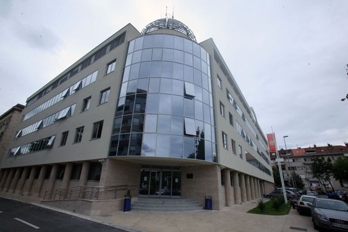 policija