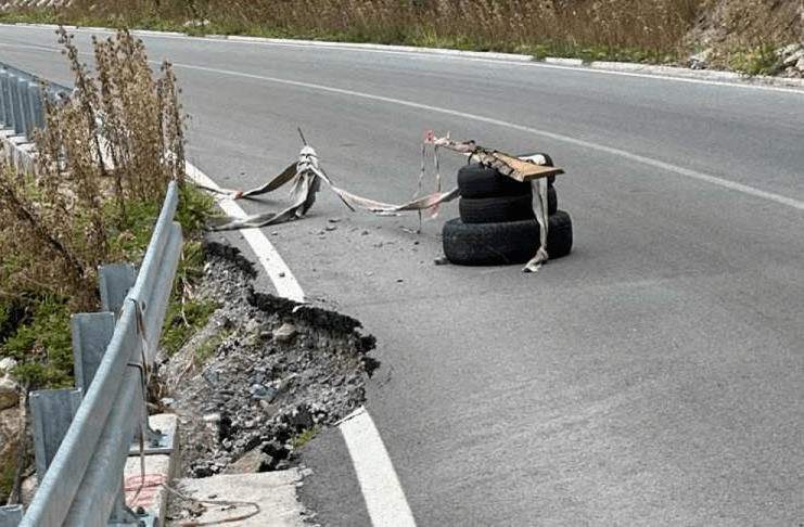 Fotografija 1: ASFALT ZA KAMERE, SANACIJE ZA GRAĐANE: Od Mateševa do Žarskog, da li BEMAX gradi puteve ili privremene kulise?