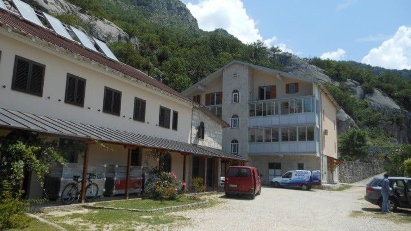 Fotografija 6: Građevinske intervencije na crnogorskim manastirima bile su alat za falsifikovanje i brisanje istorije